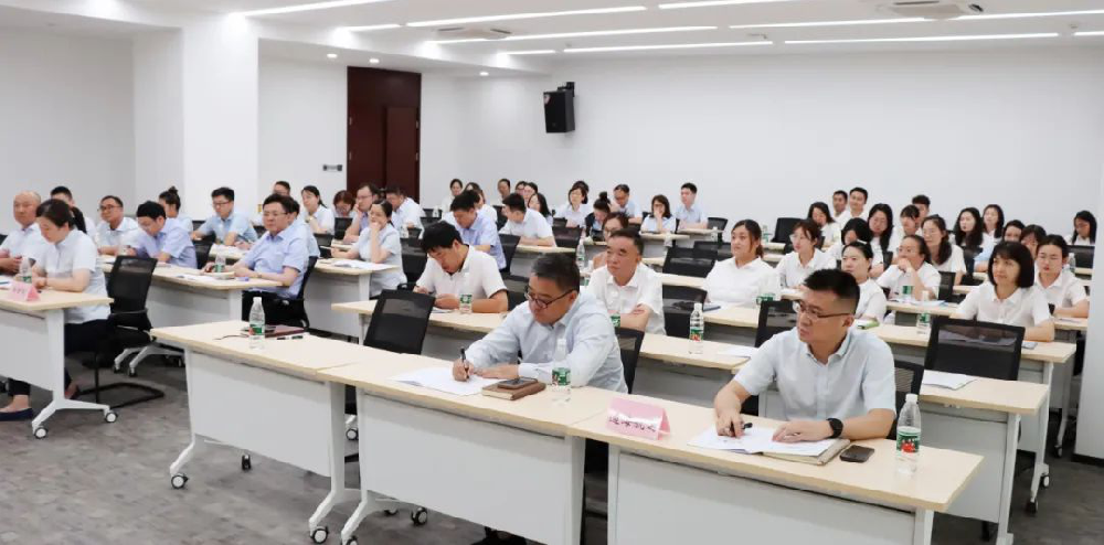 江蘇遠(yuǎn)洋所屬通海公司、新世紀(jì)公司舉辦“讓溝通更具執(zhí)行力”培訓(xùn)班