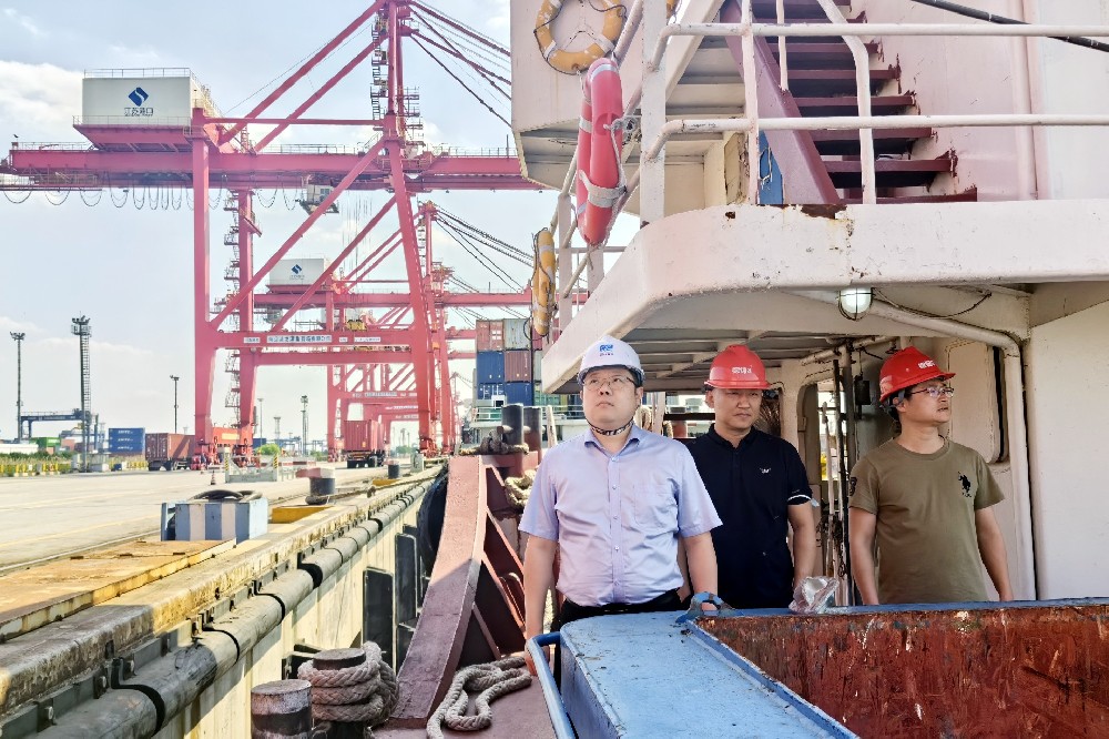 安全生產(chǎn)月 | 江蘇遠(yuǎn)洋所屬新世紀(jì)公司開展船舶夏季安全生產(chǎn)檢查