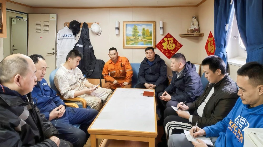 共筑安全防線，傳遞新春溫暖—— 江蘇遠洋所屬散貨公司對“江遠永州”輪開展安全檢查與春節(jié)慰問活動