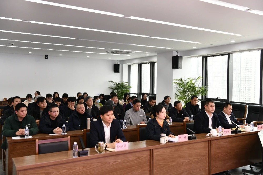 從“心”出發(fā)！江蘇遠(yuǎn)洋“奮楫遠(yuǎn)洋大學(xué)堂”開講啦！