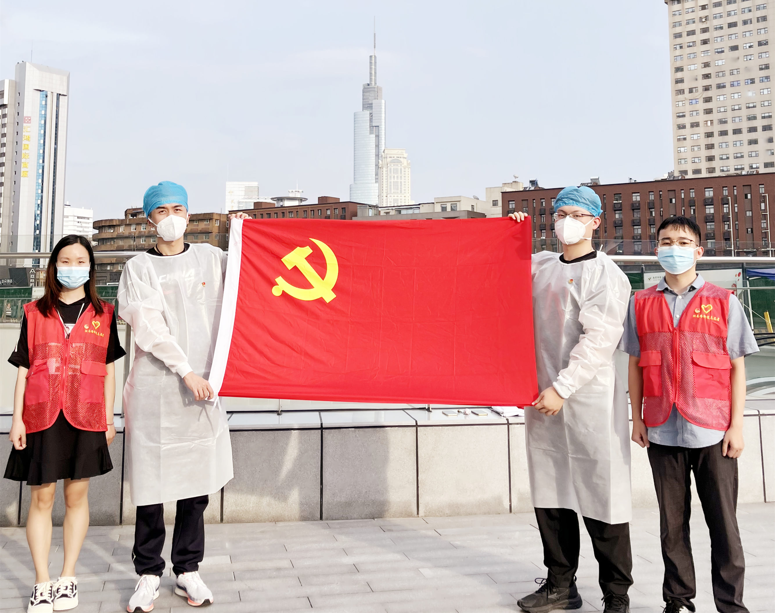 疫戰(zhàn)到底 | 黨員團(tuán)員齊上陣，這個(gè)夏夜我們這樣度過