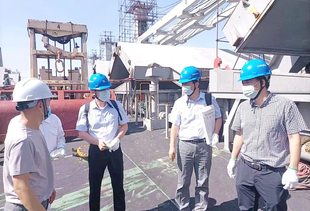 太倉海運(yùn)走訪慰問一線船員