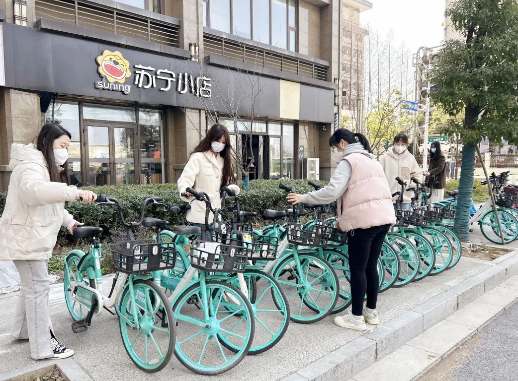 匯聚遠(yuǎn)洋青春力量，傳承發(fā)揚(yáng)雷鋒精神——新世紀(jì)團(tuán)支部開(kāi)展學(xué)雷鋒活動(dòng)