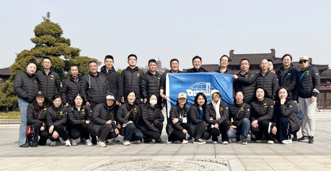 新世紀(jì)黨支部：學(xué)雷鋒 我行動(dòng)