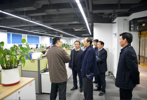 省港口集團王永安董事長對江蘇遠洋新世紀進行調(diào)研