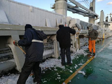 攻堅克難保船期，砥礪奮進爭效益——泰州輪第112航次備艙紀(jì)實