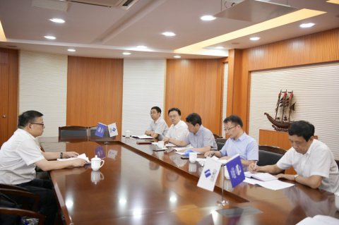 公司黨委傳達(dá)貫徹省港口集團(tuán)黨委“講政治、守紀(jì)律”專題會(huì)議精神