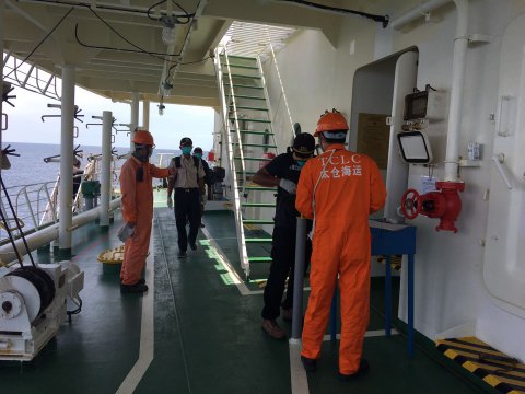 【勠力同心穩(wěn)防疫 緊鑼密鼓保生產(chǎn)】 遠(yuǎn)洋人的堅(jiān)守與逆行