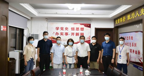 同心同在 共抗疫情 江蘇遠(yuǎn)洋向湖南路街道管委會贈送防疫物資